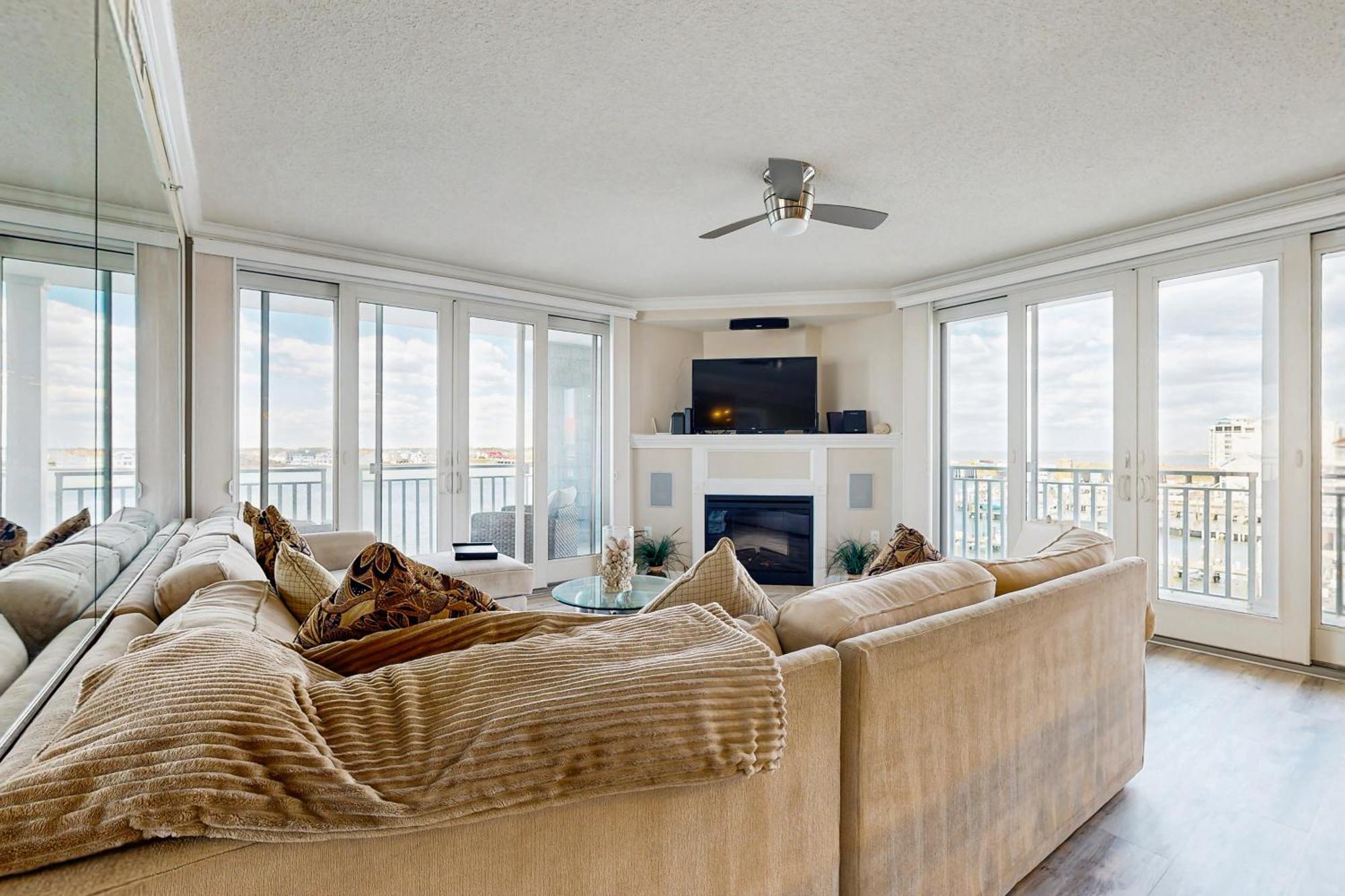 Emerson Towers Ocean City Room photo